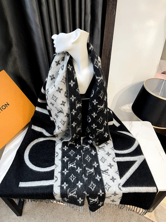 Cashmere LV scarf