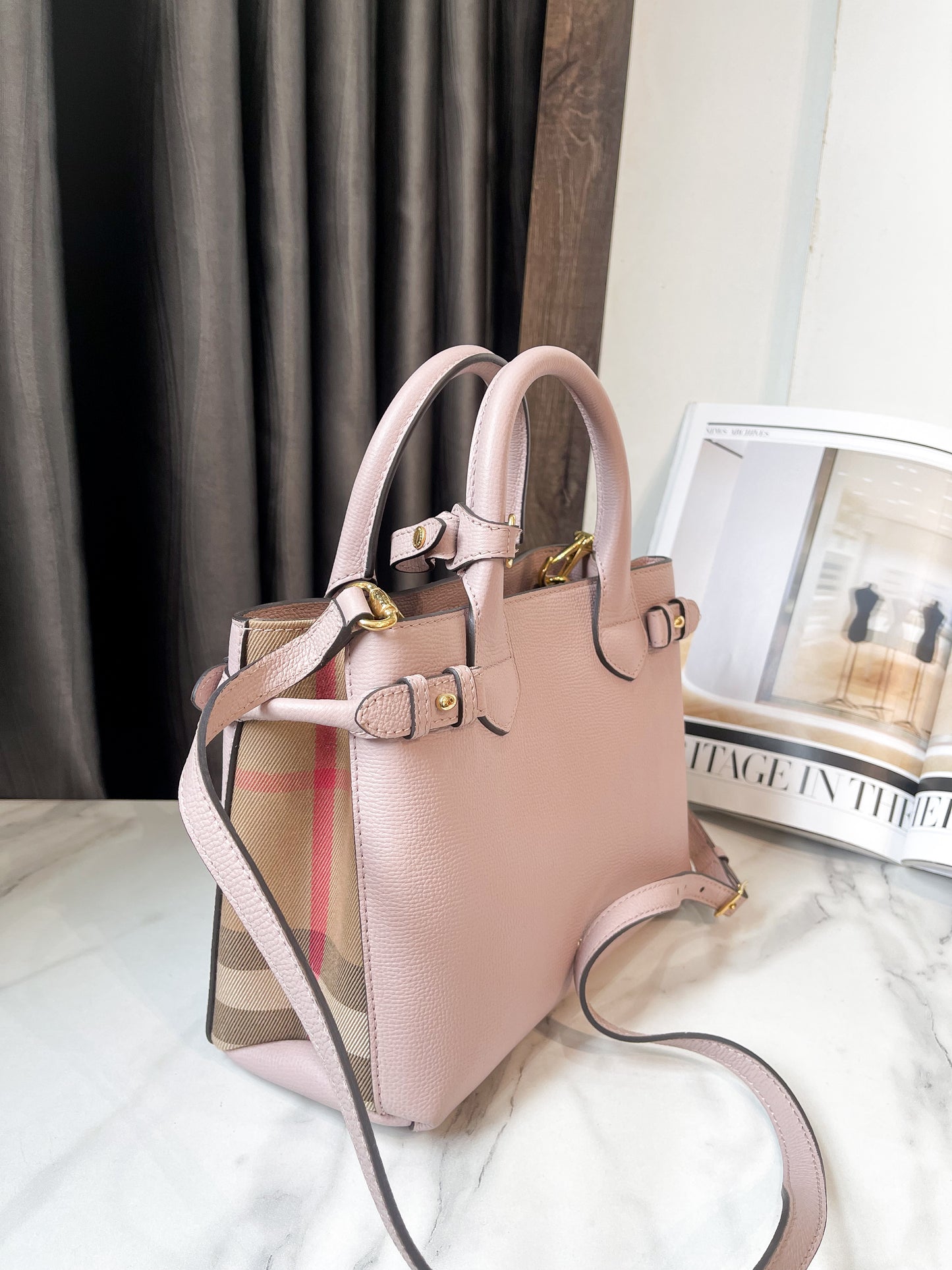 A BBR Handbag Hồng