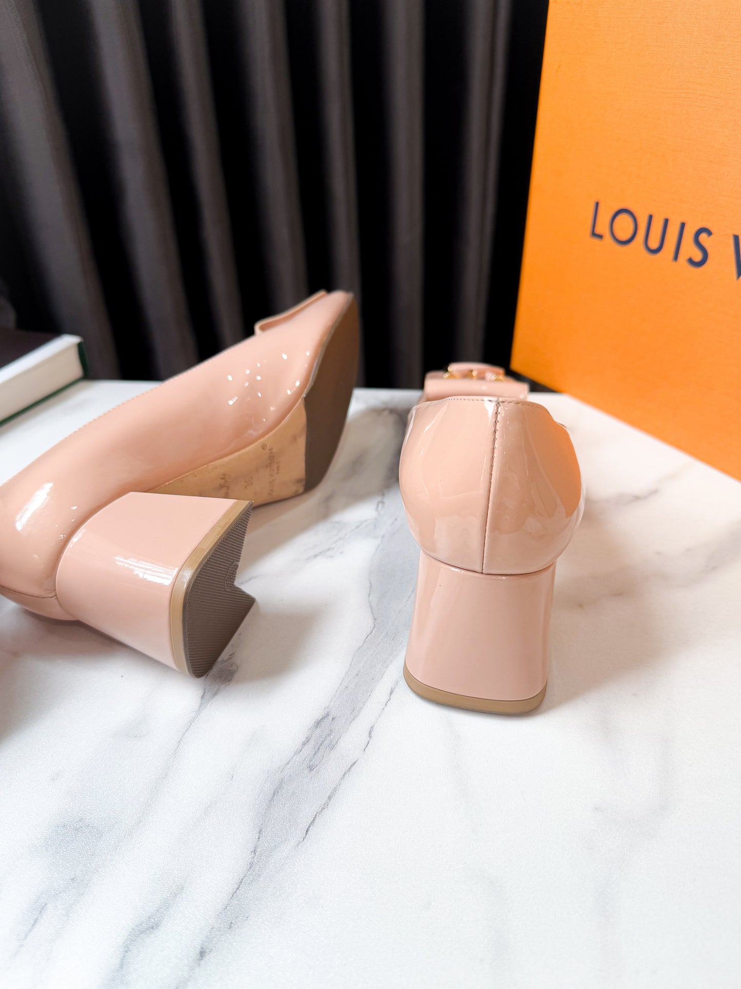 Giày LV Da Bóng Size 36