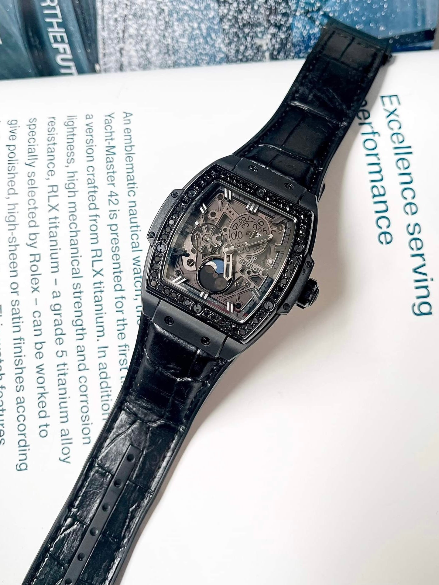 Đồng Hồ Hublot Spirit Of Bigbang MoonPhase Ceramic Black Size 42mm