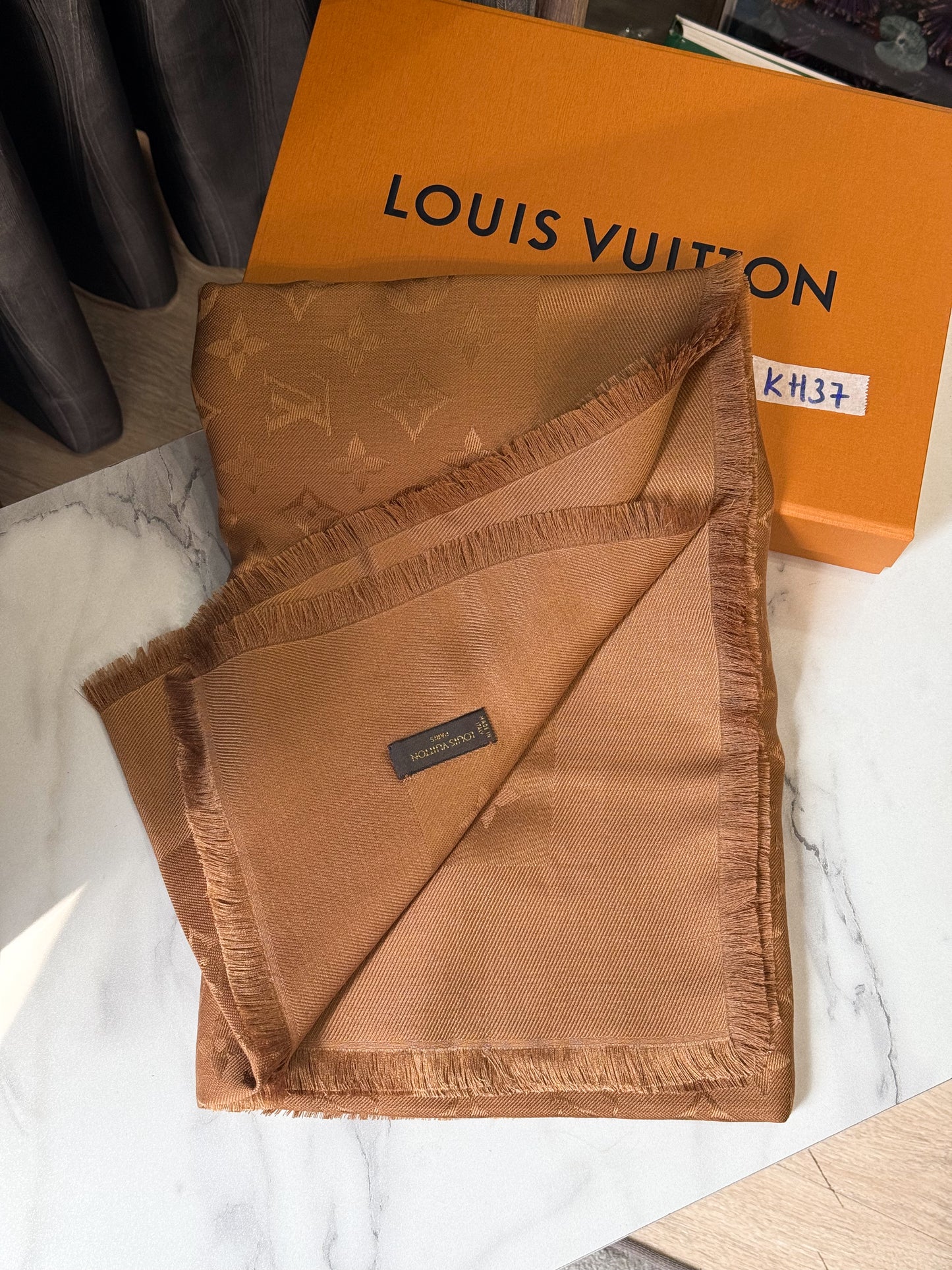 Khăn LV Nâu KH37 13/11