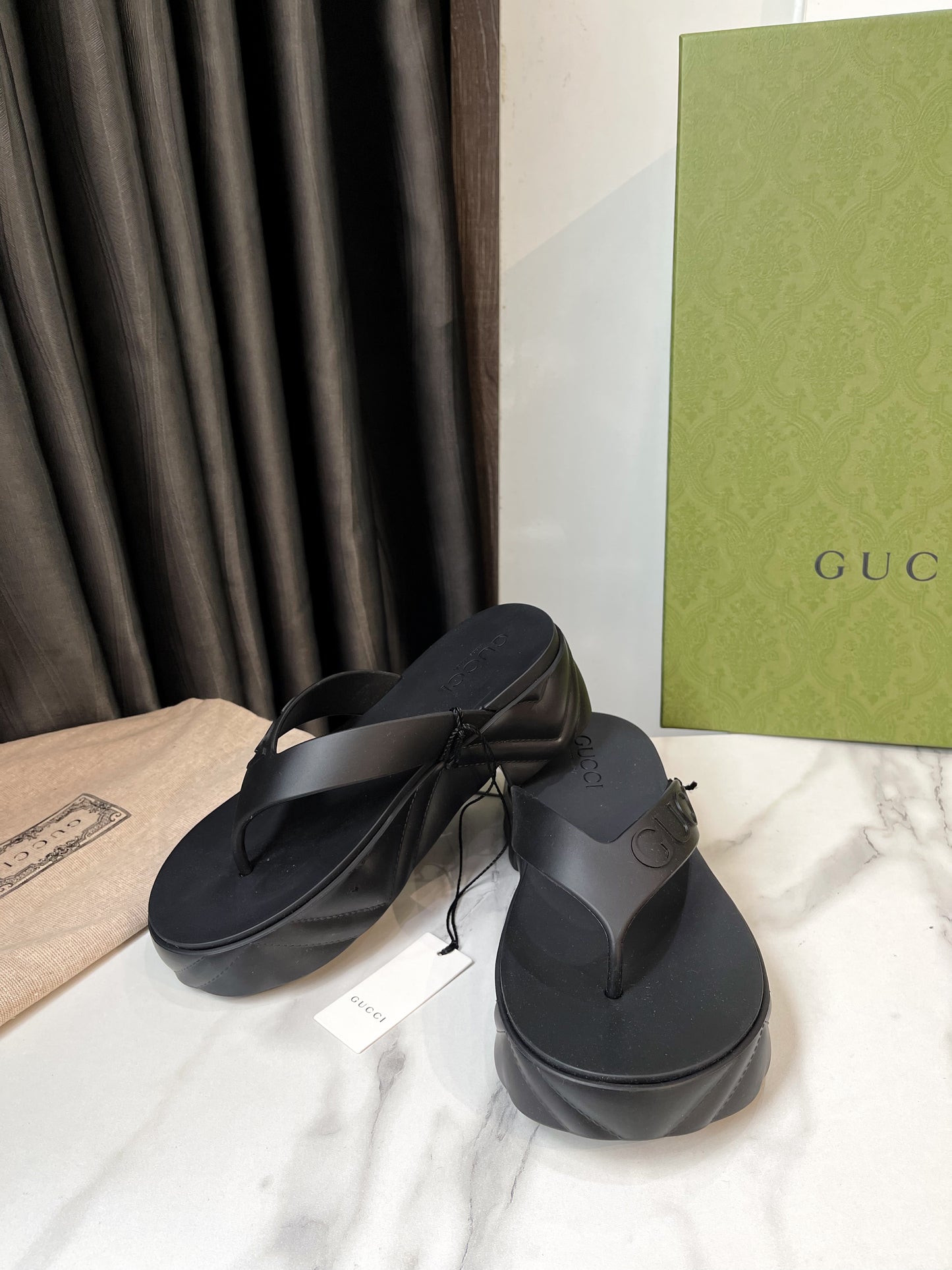 Xỏ Ngón Gucci New