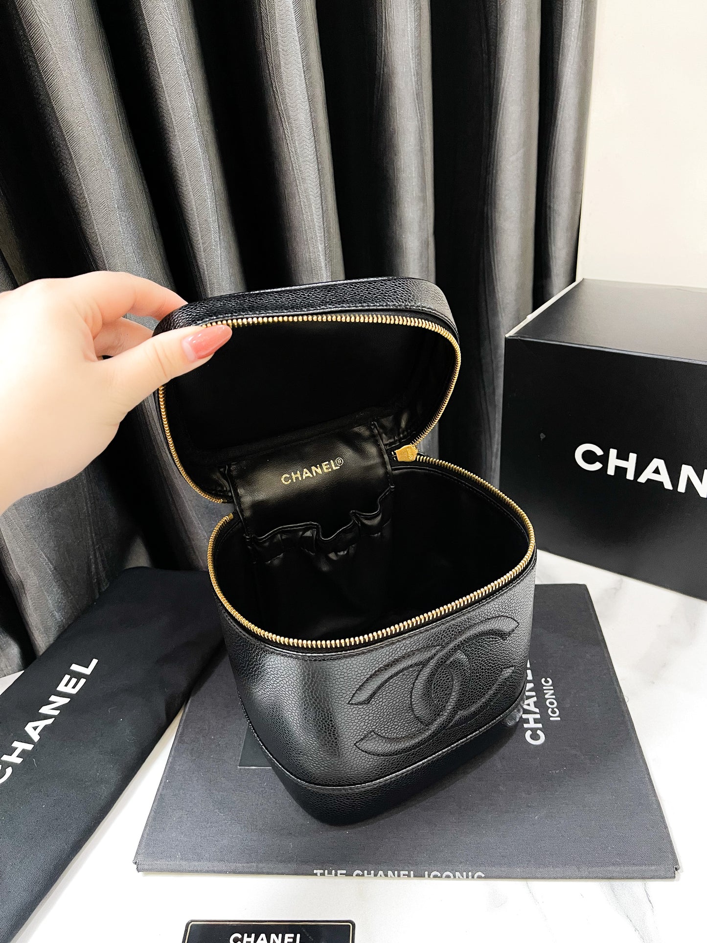 Chanel Vanity Caviar Vintage