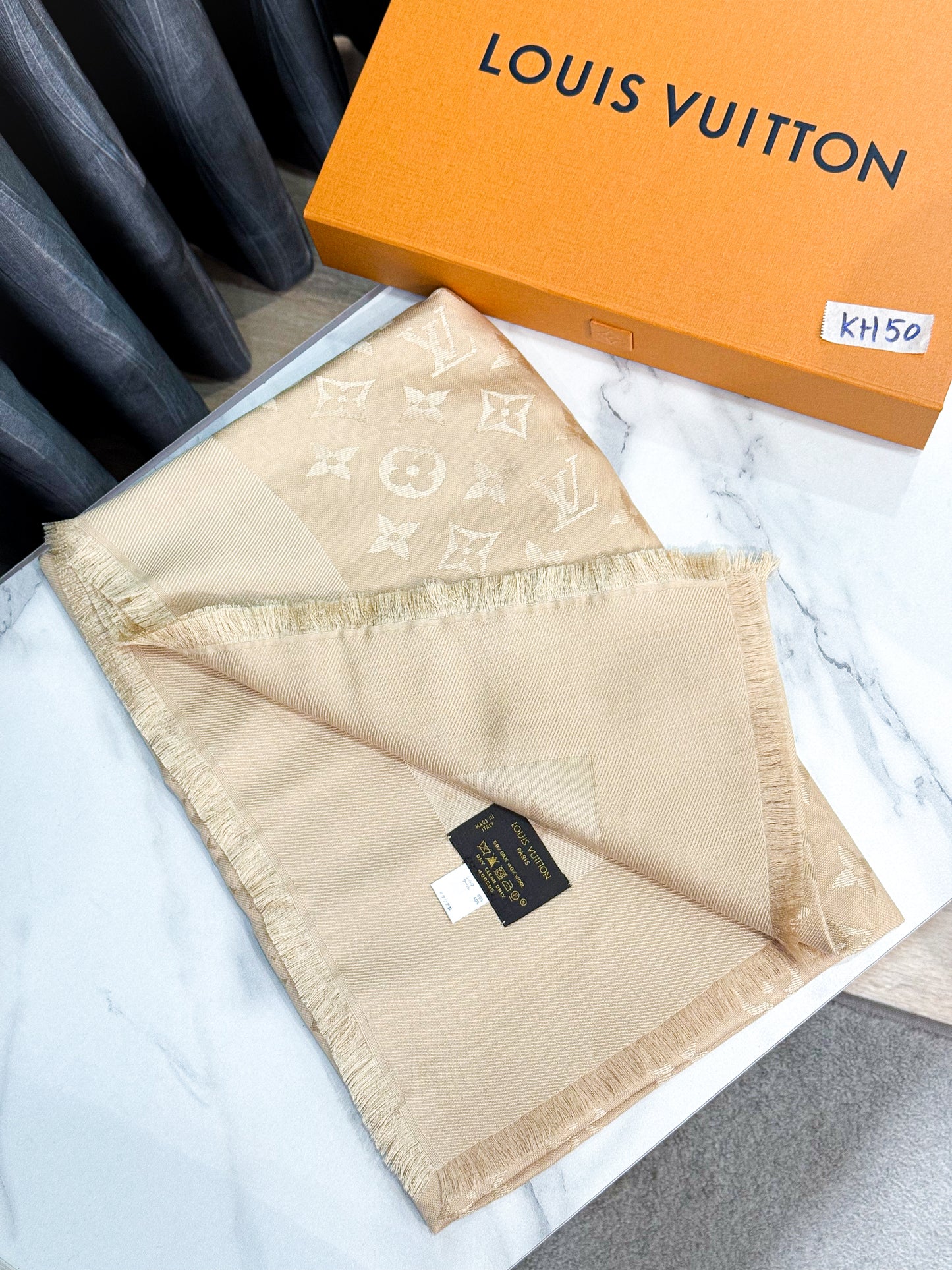 Khăn LV Begie KH50 21/11