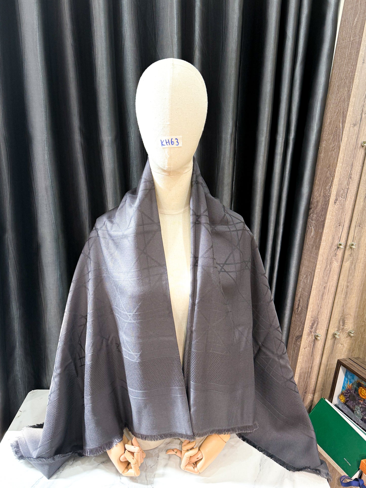 Khăn Dior Grey KH63 1/12