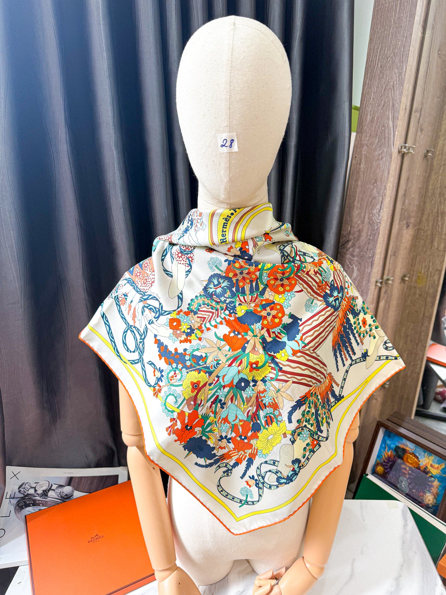 Khăn Lụa Hermes New Khổ 90x90 HN28 4/11