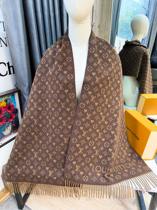 Khăn LV Game On Nâu Cashmere