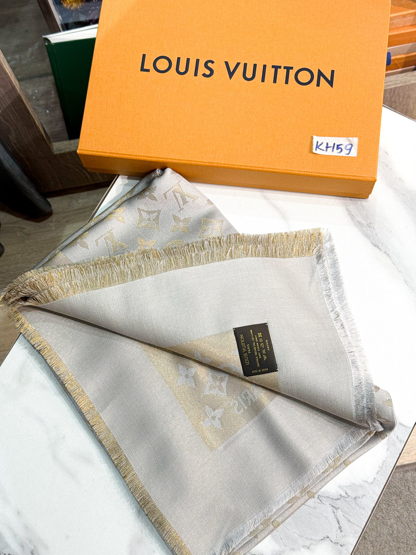 Khăn LV Ánh Kim Ghi Vàng KH59 28/11