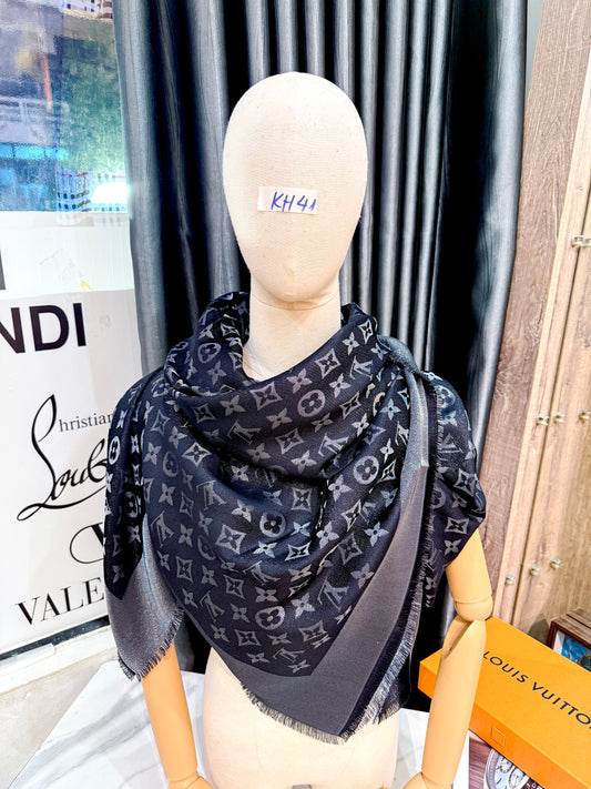 Khăn LV Ánh Kim Đen KH41 16/11