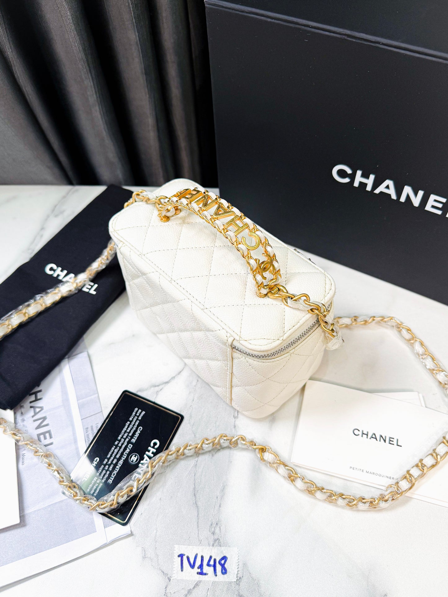 A A Chanel Vanity Caviar TV148