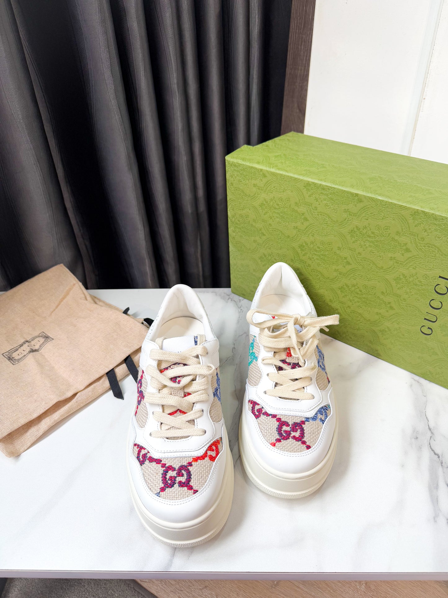 Giày Gucci New Chữ Màu Size 37.5