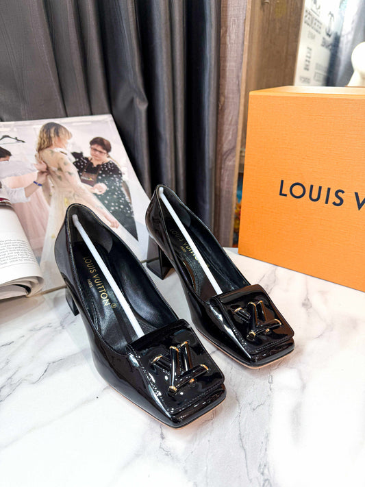 Giày LV Da Bóng Size 38 5/6
