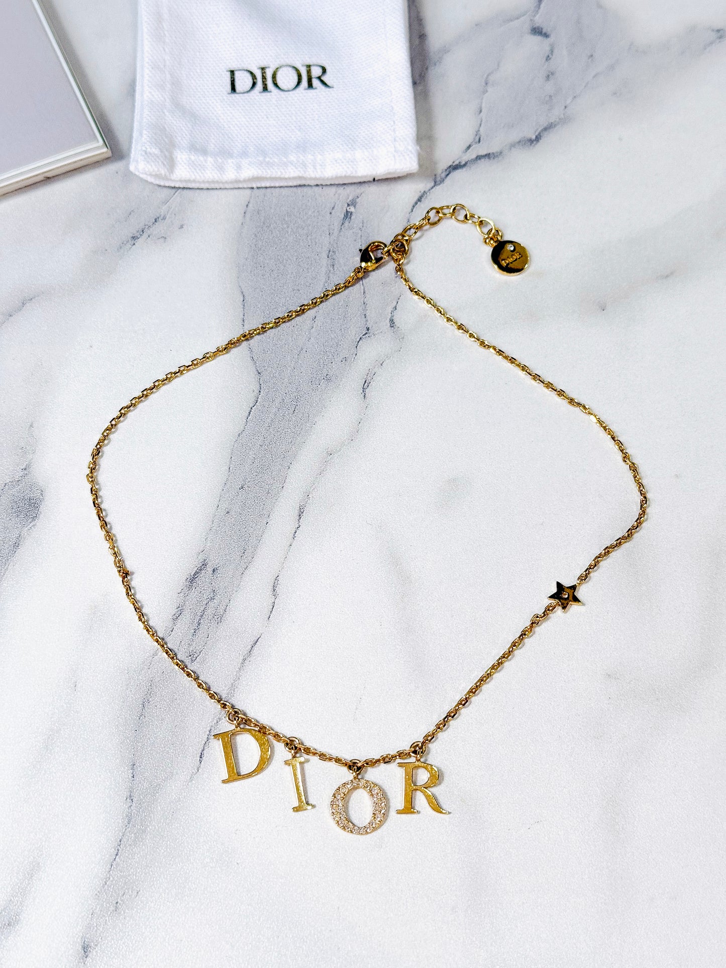 Vòng Cổ Dior Chữ