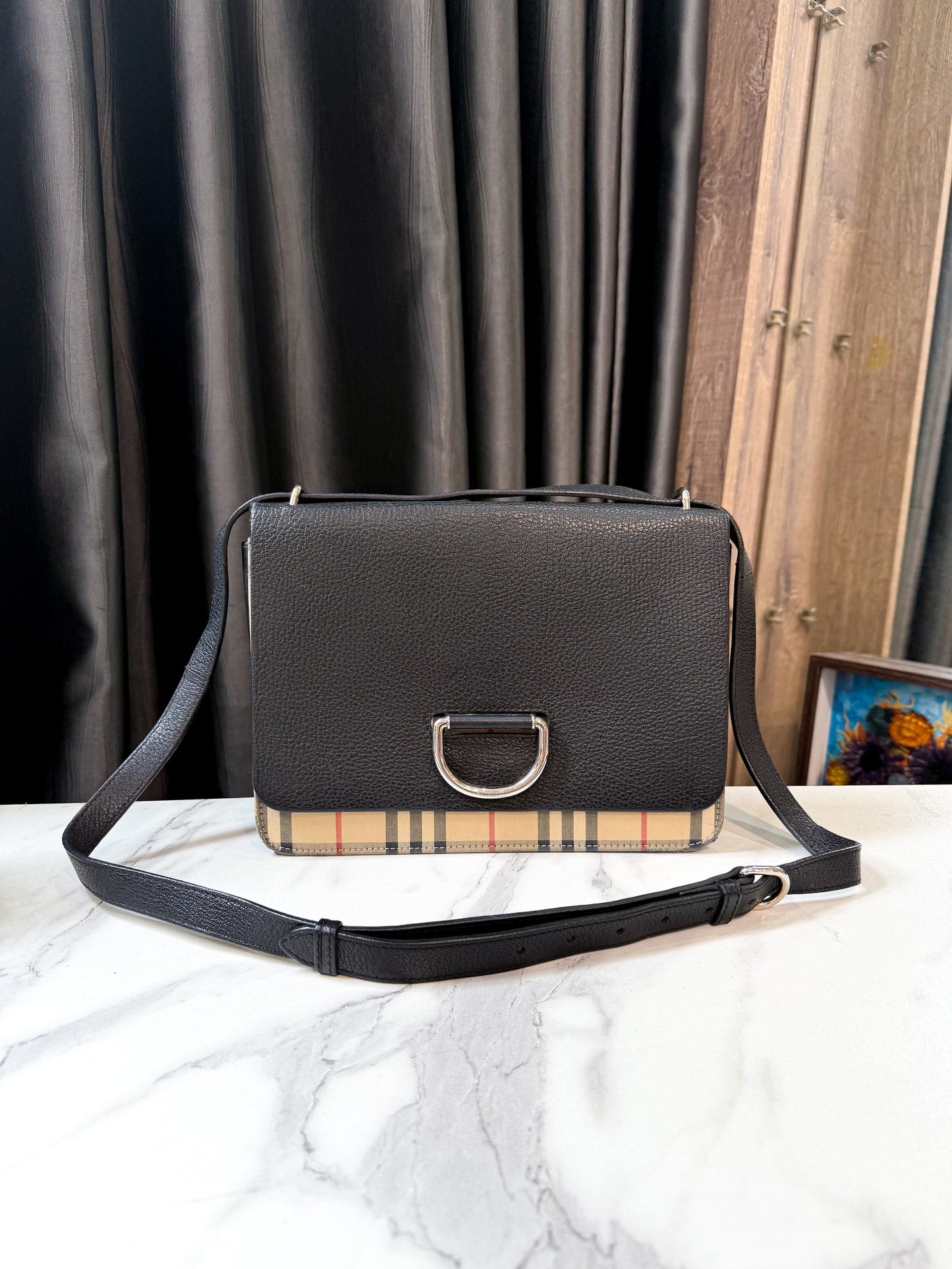 A Túi Chéo BBR Nắp Đen