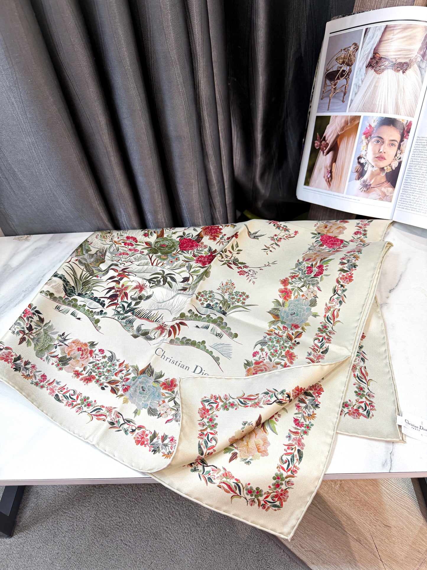 Khăn Lụa Dior Hoạ Tiết Khổ 90x90