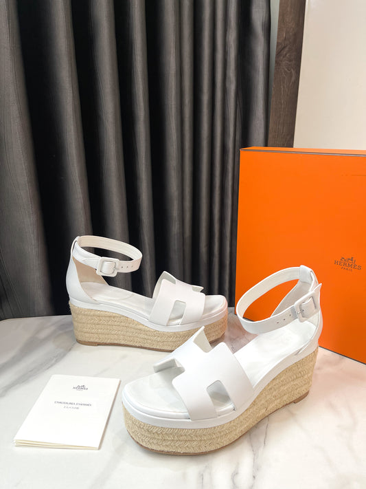 Sandal Hermes Trắng Size 38