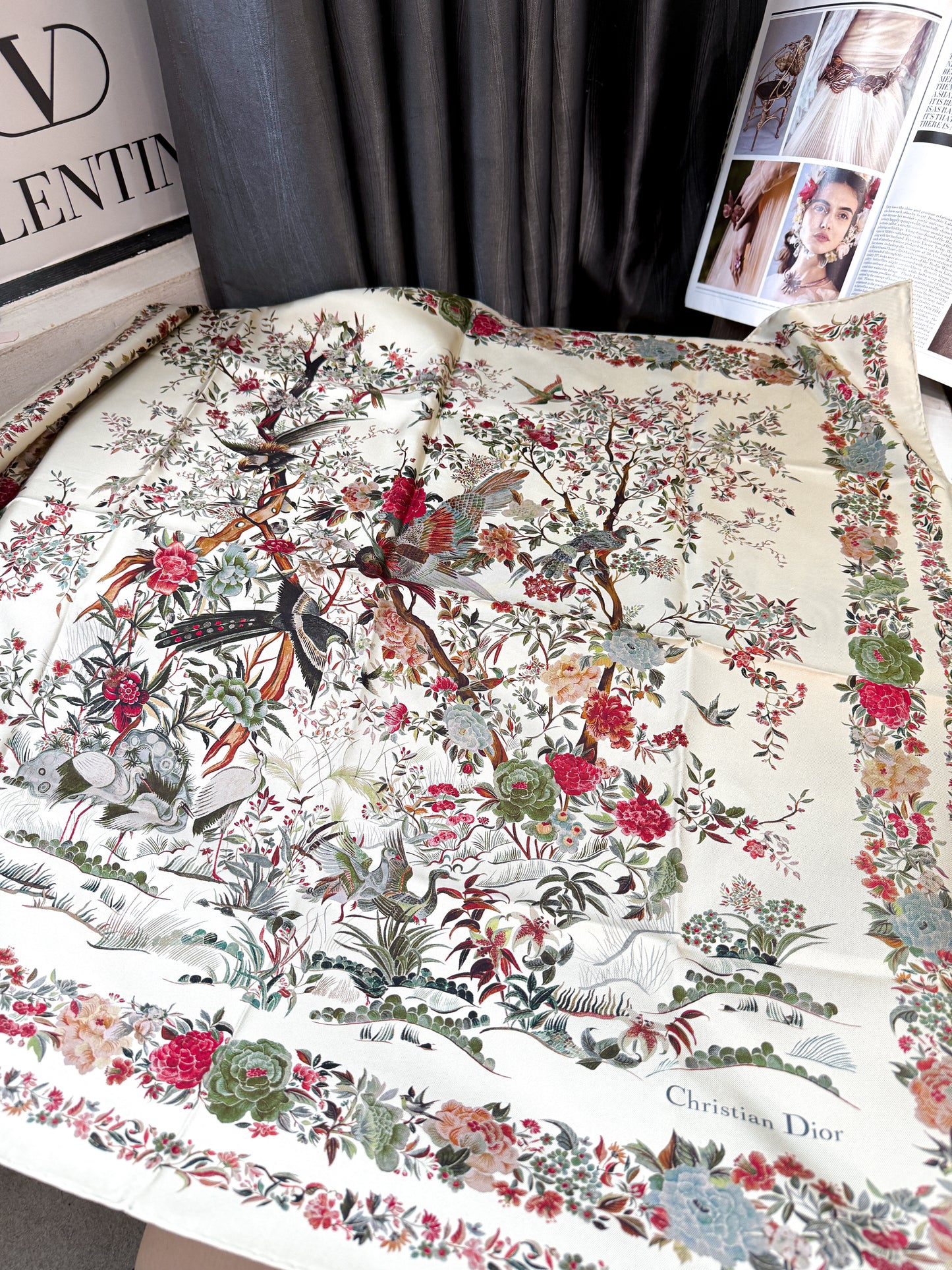 Khăn Lụa Dior Hoạ Tiết Khổ 90x90