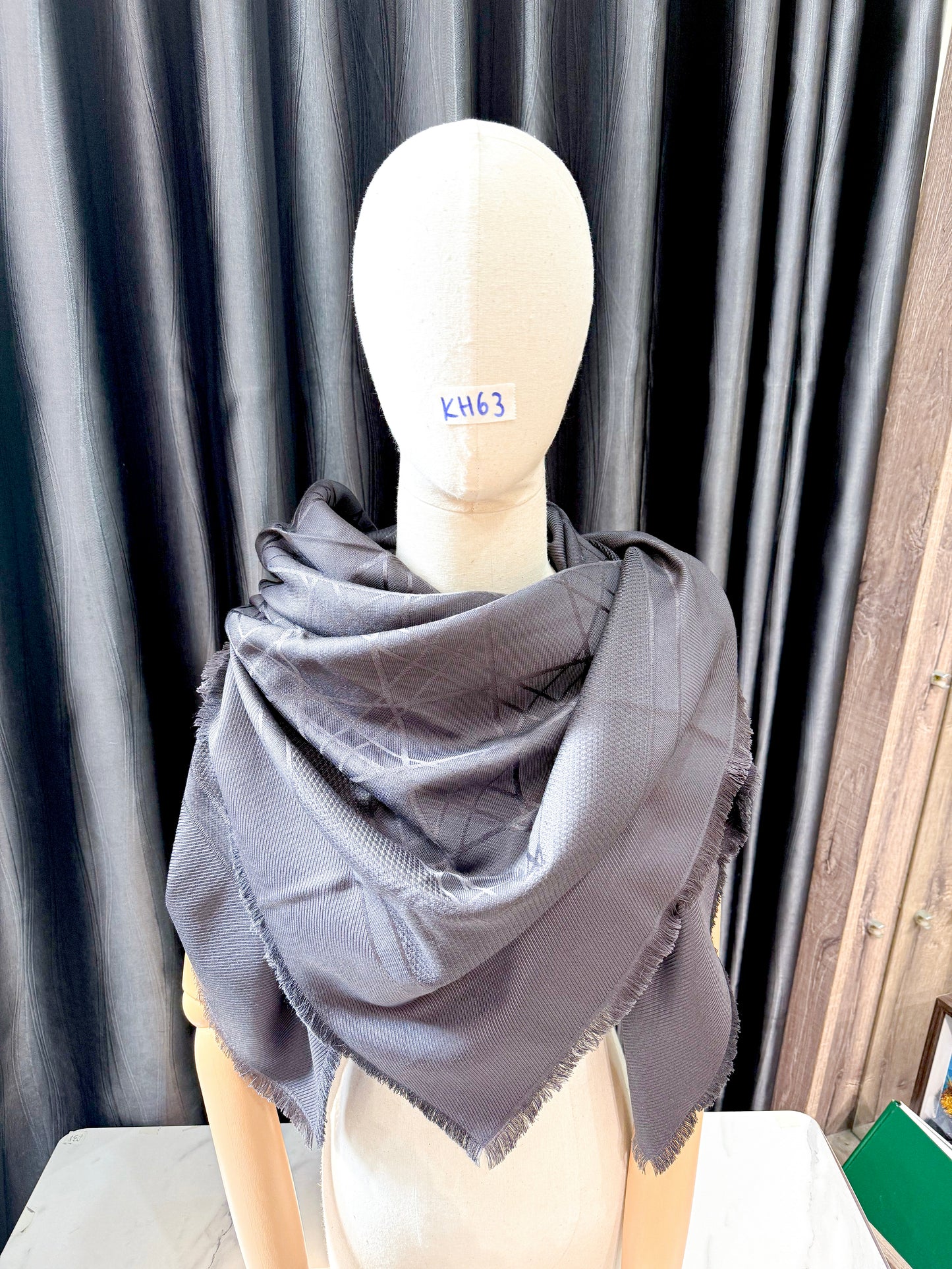 Khăn Dior Grey KH63 1/12