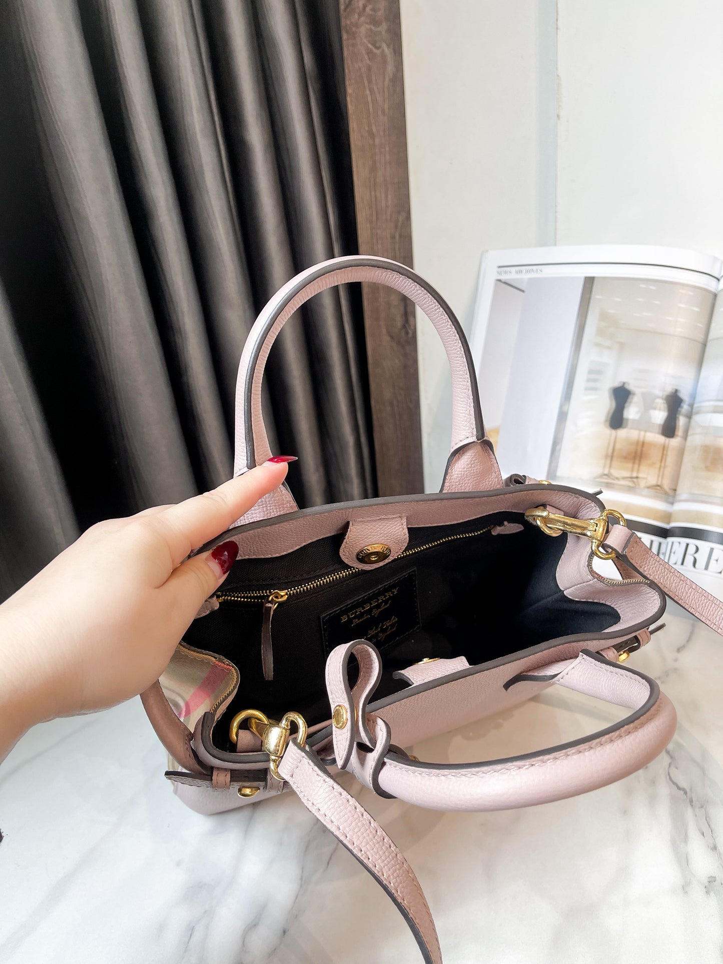 A BBR Handbag Hồng