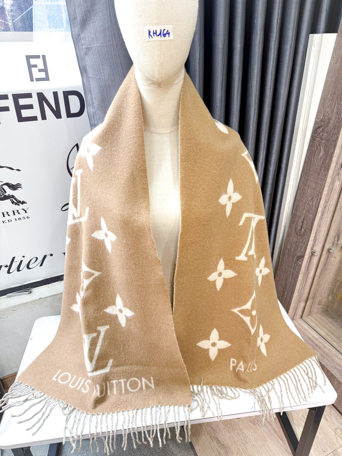 Khăn LV Cashmere Begie KH164