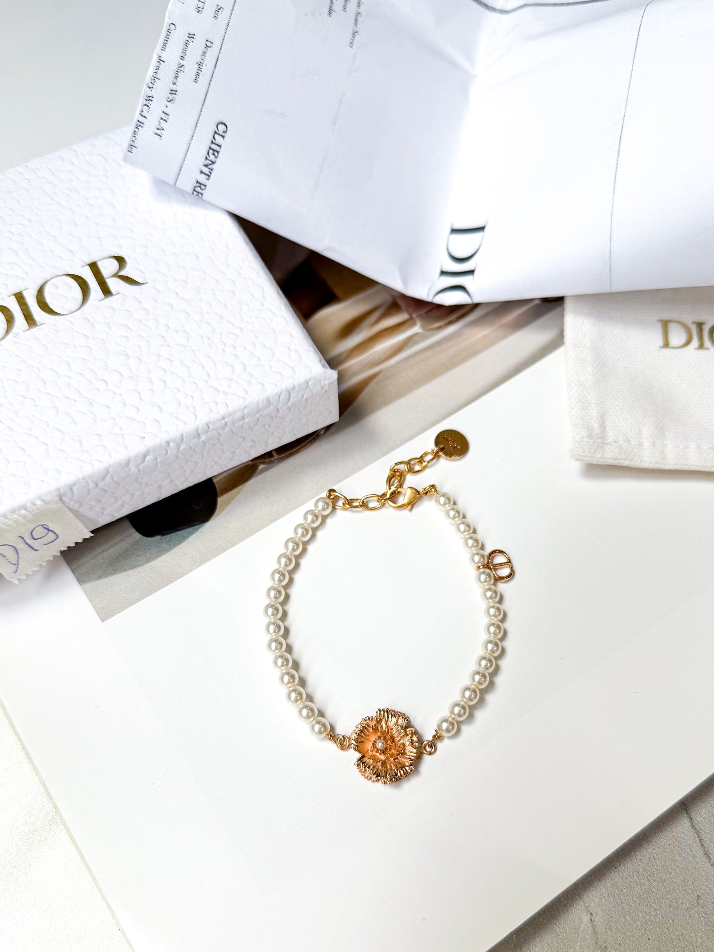 Vòng Tay Dior New Trưng Bày D19
