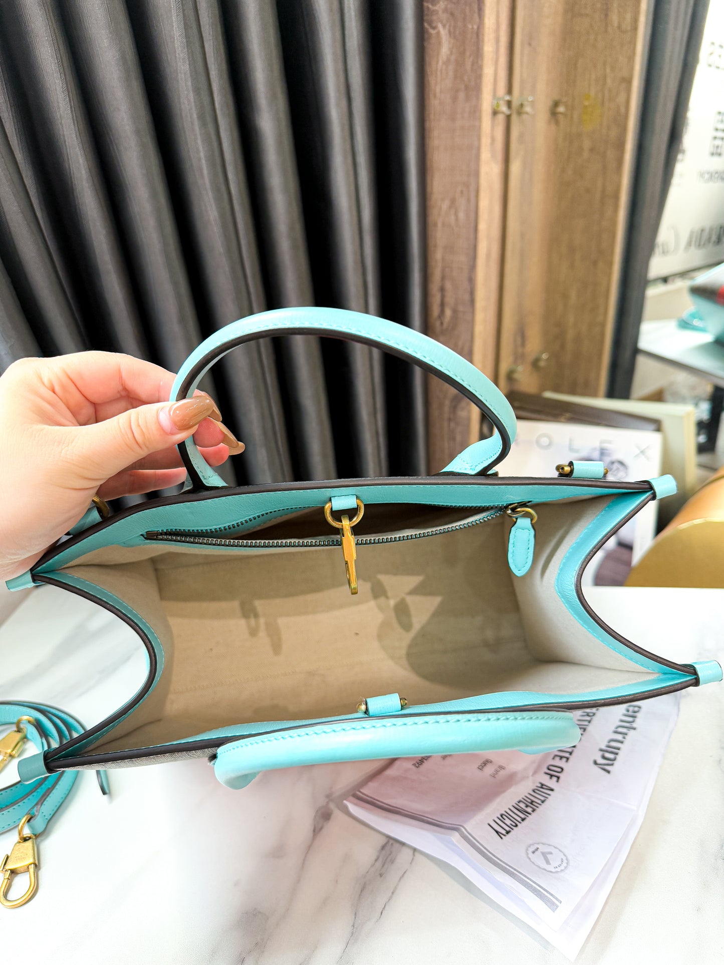 A Tote Gucci Viền Xanh