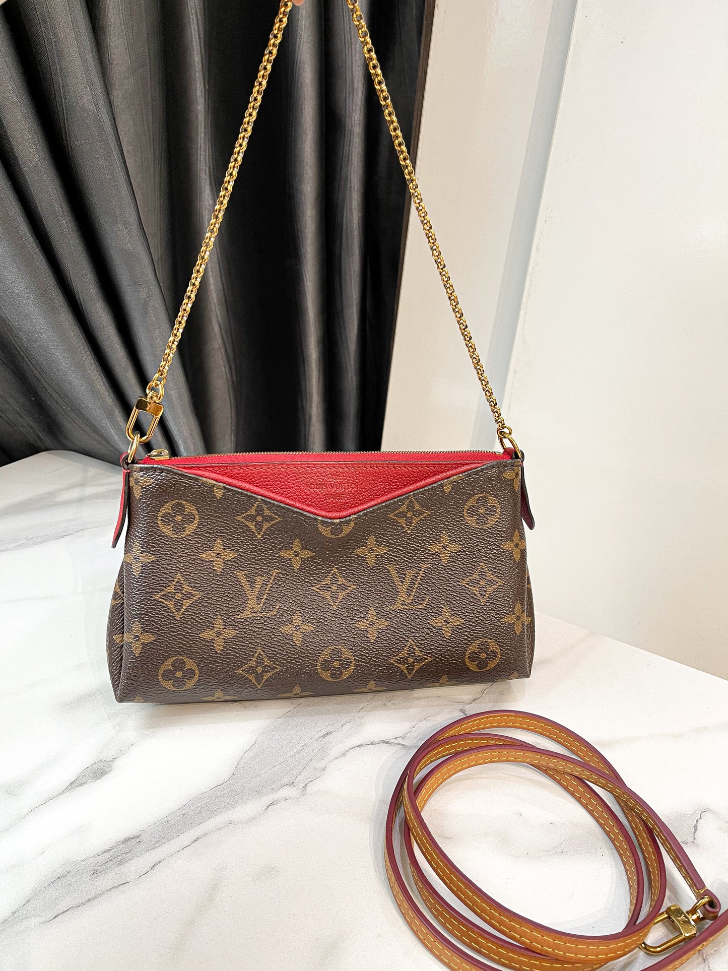 LV Pallas Clutch