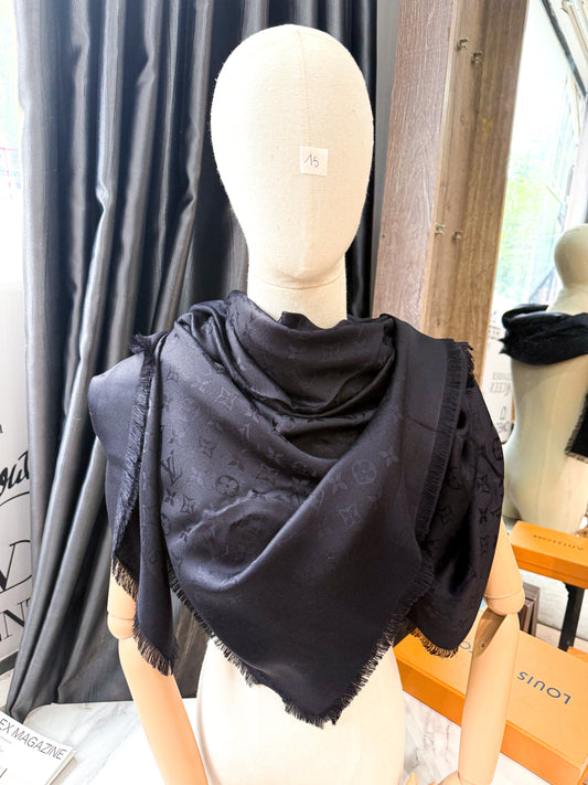 Khăn LV Đen KH15