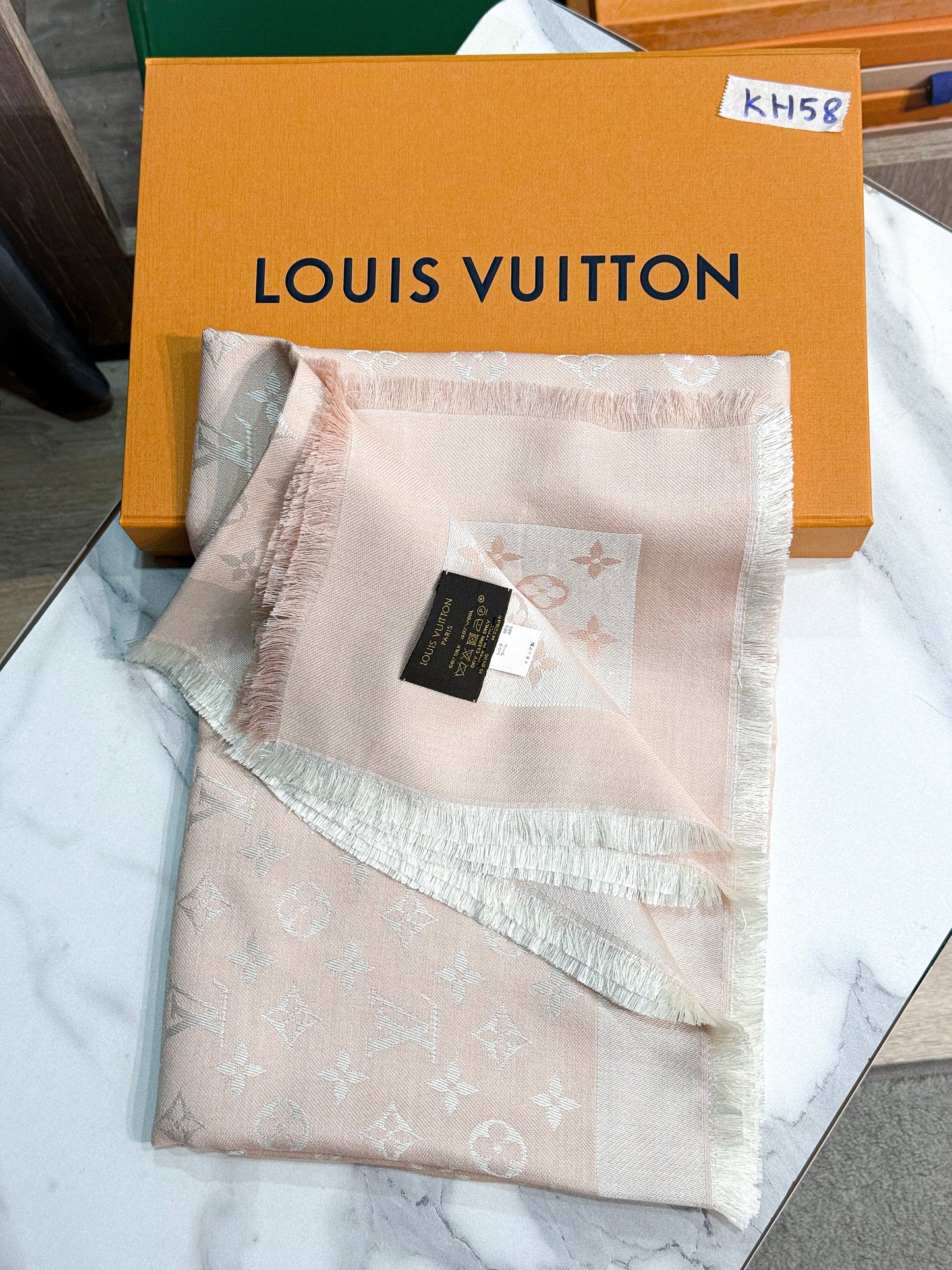 Khăn LV Hồng Denim KH58 28/11