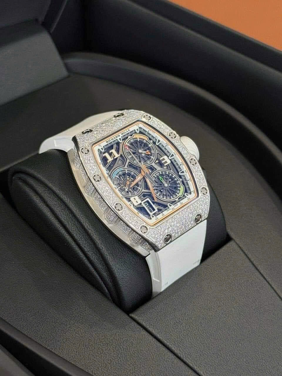 Đồng Hồ Richard Mille RM72-01 White Gold Lifestyle Flyback Chronograph Snow-set