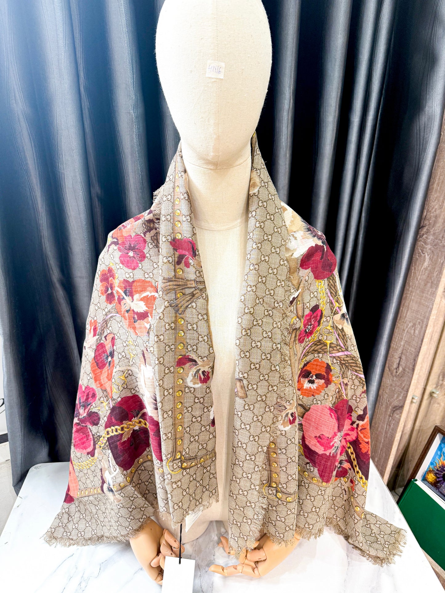 Khăn Gucci New Khổ 140x140 HN16 26/10