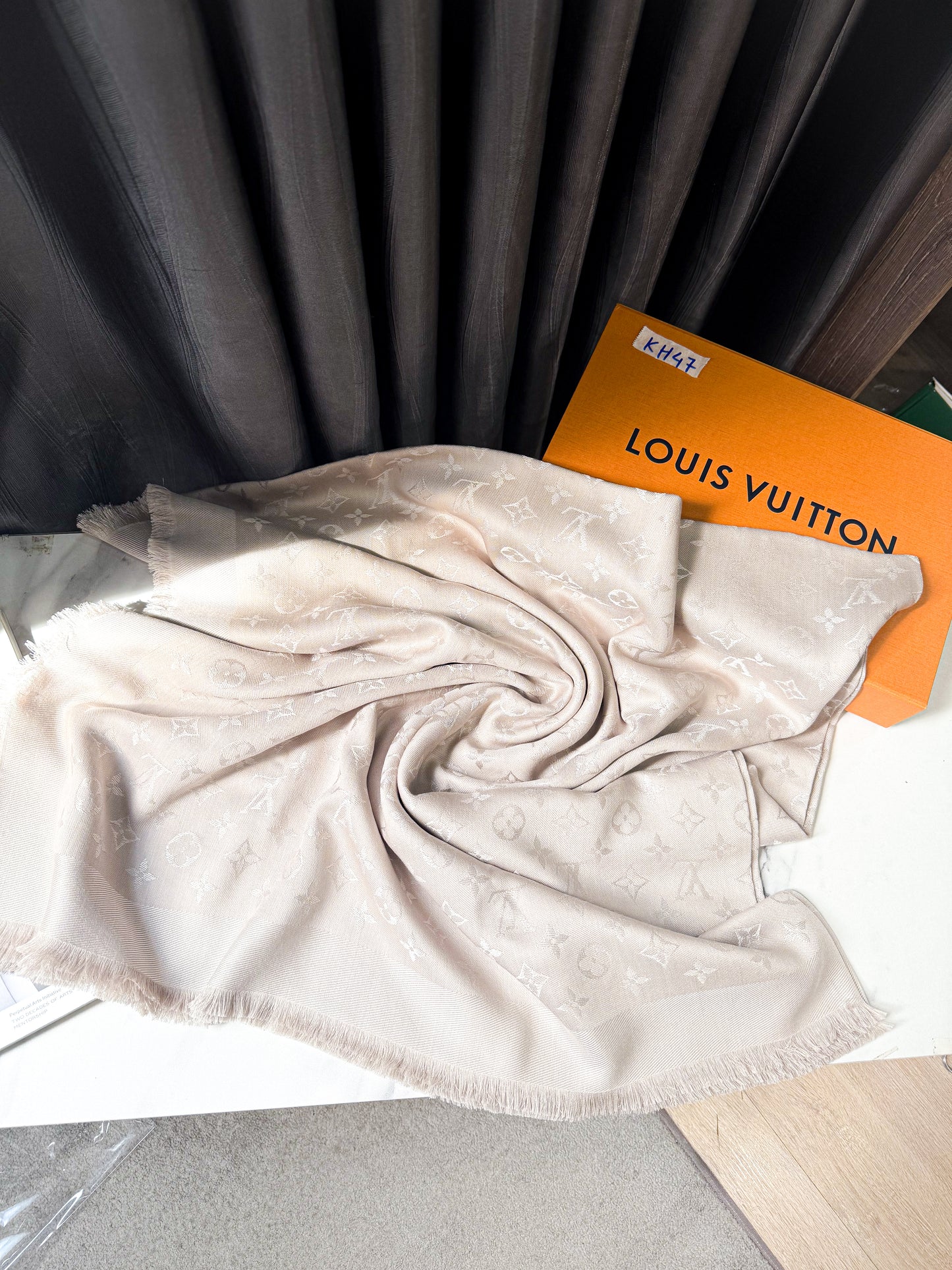 Khăn LV Khổ 140x140 KH47 21/11