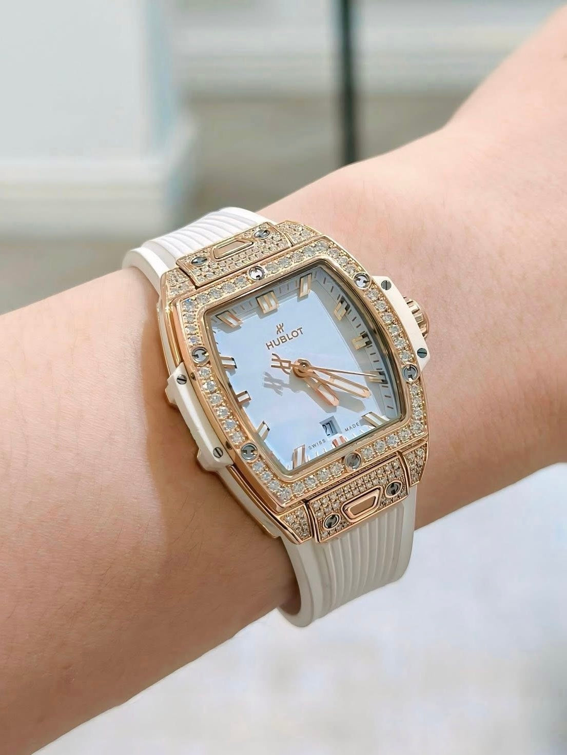 Đồng Hồ Hublot Spirit Of Bigbang King Gold White Pave 32mm