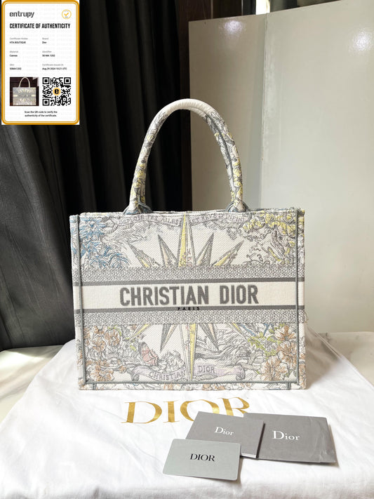 Dior Book Tote Size M