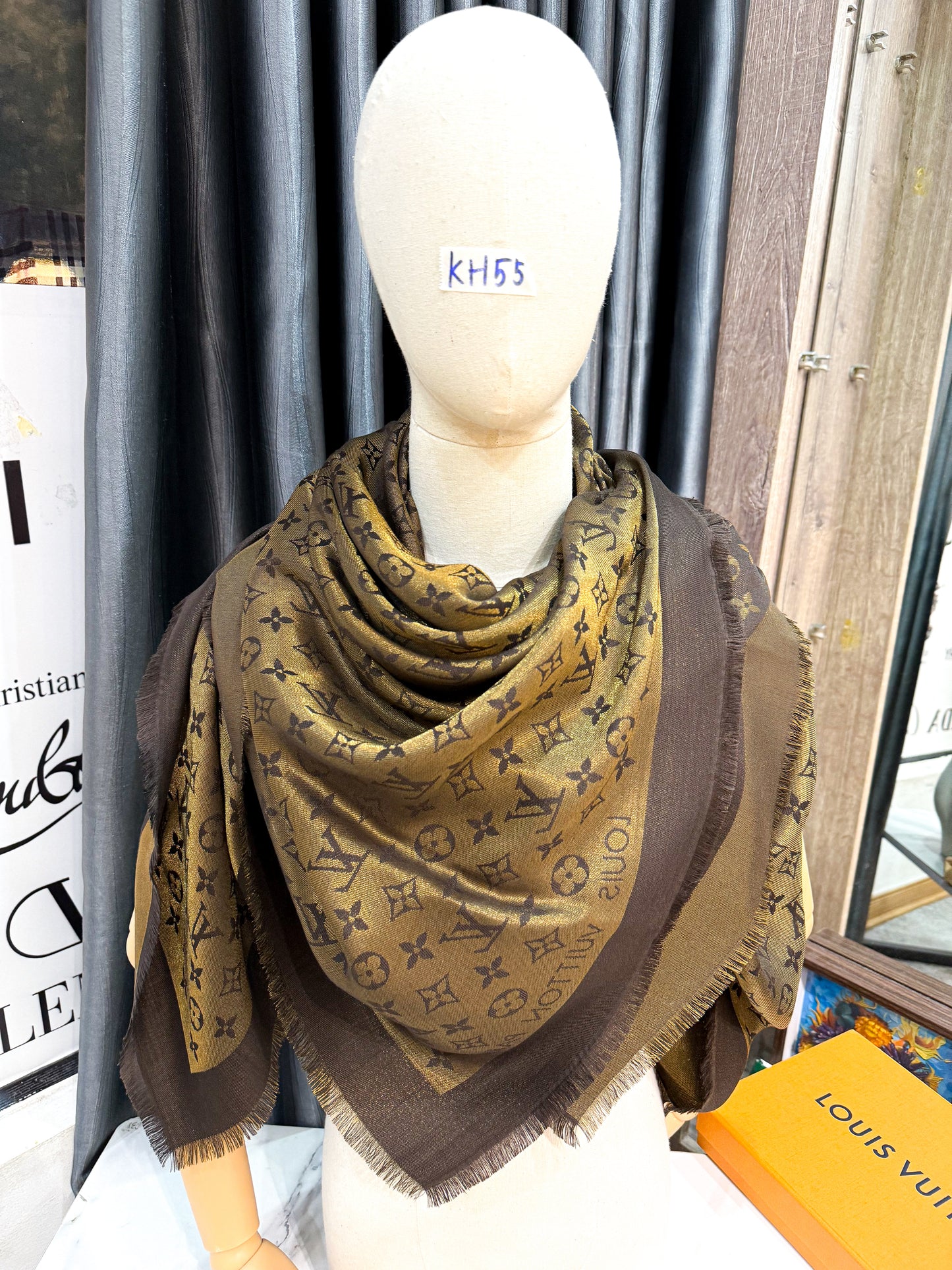 Khăn LV Ánh Kim Nâu KH55 27/11