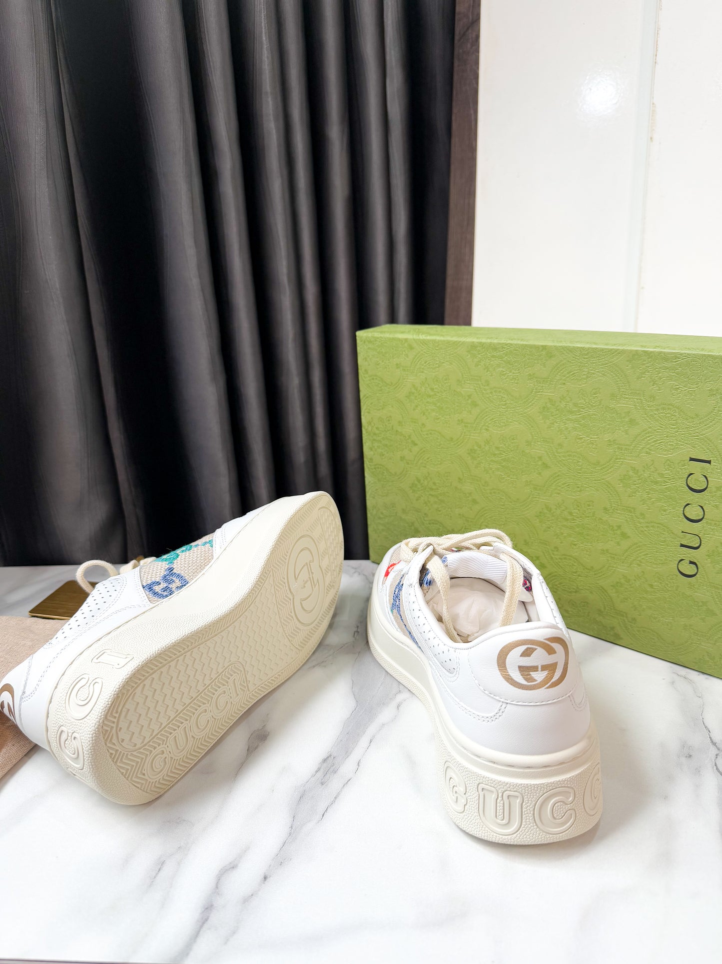 Giày Gucci New Chữ Màu Size 37.5