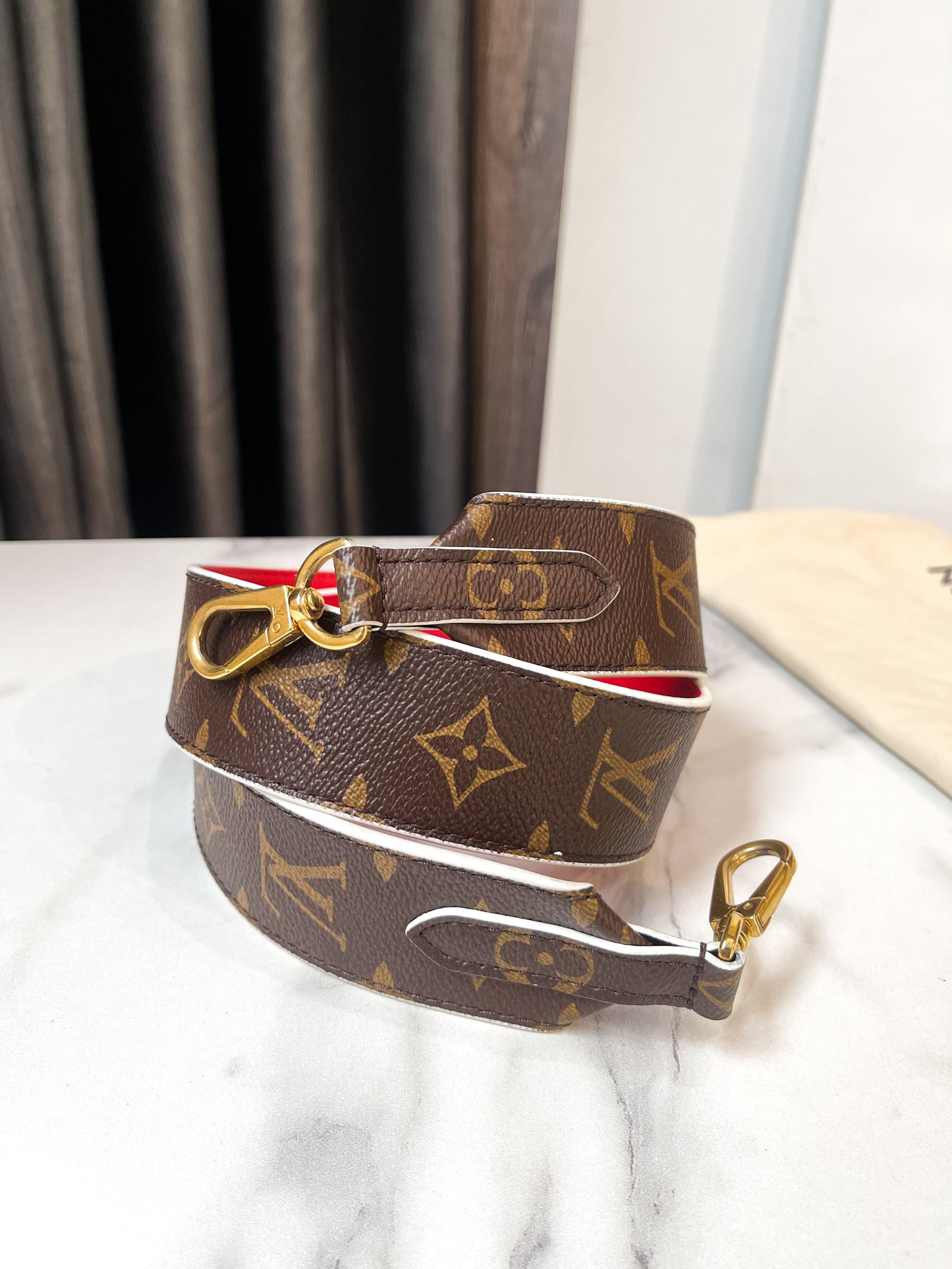 Strap LV Mono Phối Đỏ