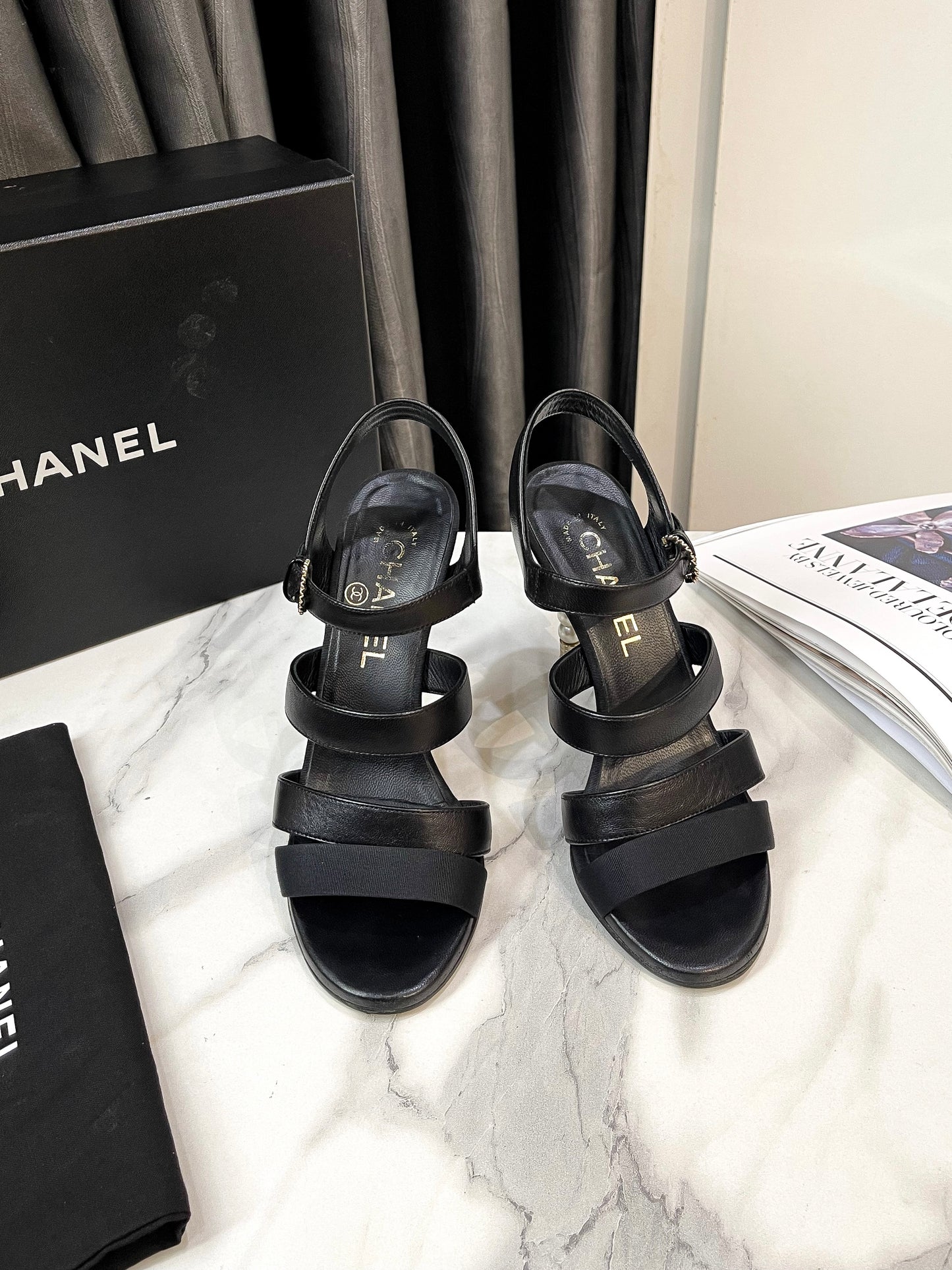 Sandal Chanel Size 35.5c