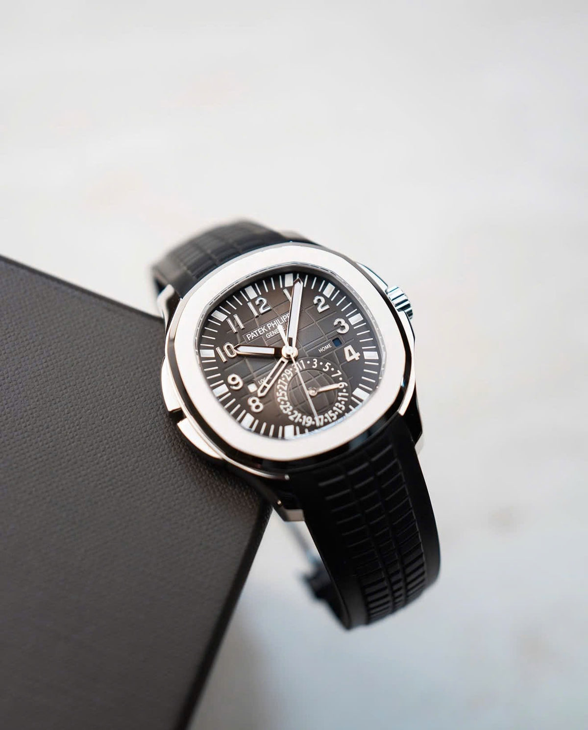 Đồng Hồ Patek Philippe Aquanaut 5164A Travel Time