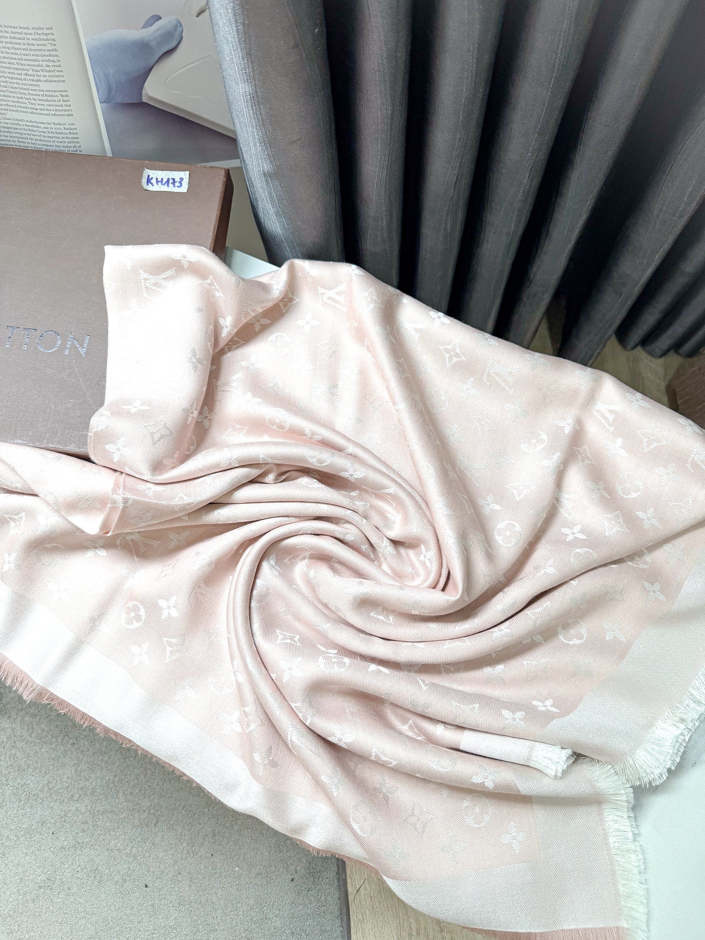 Khăn LV Denim Pink KH173