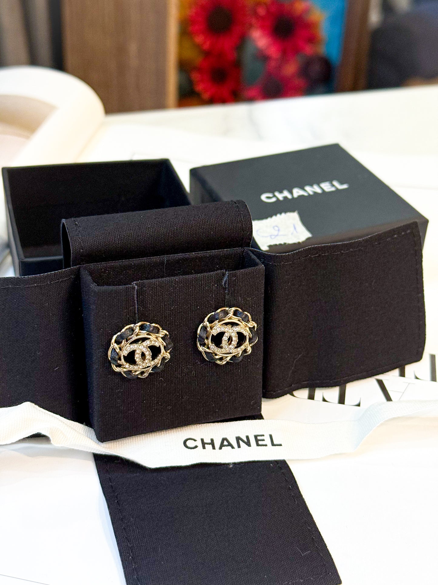 Khuyên Tai Chanel Trưng Bày C21