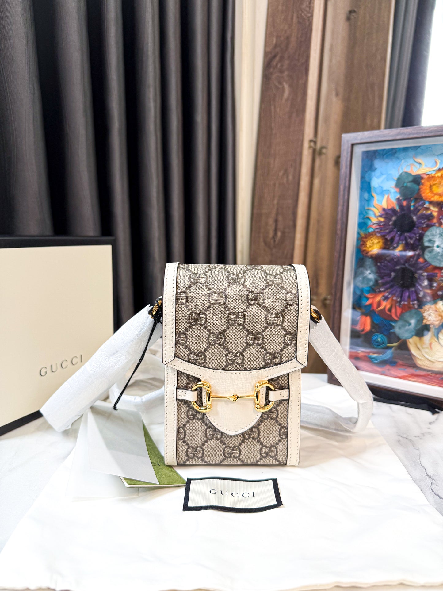 A A Gucci Phone Box Trắng New