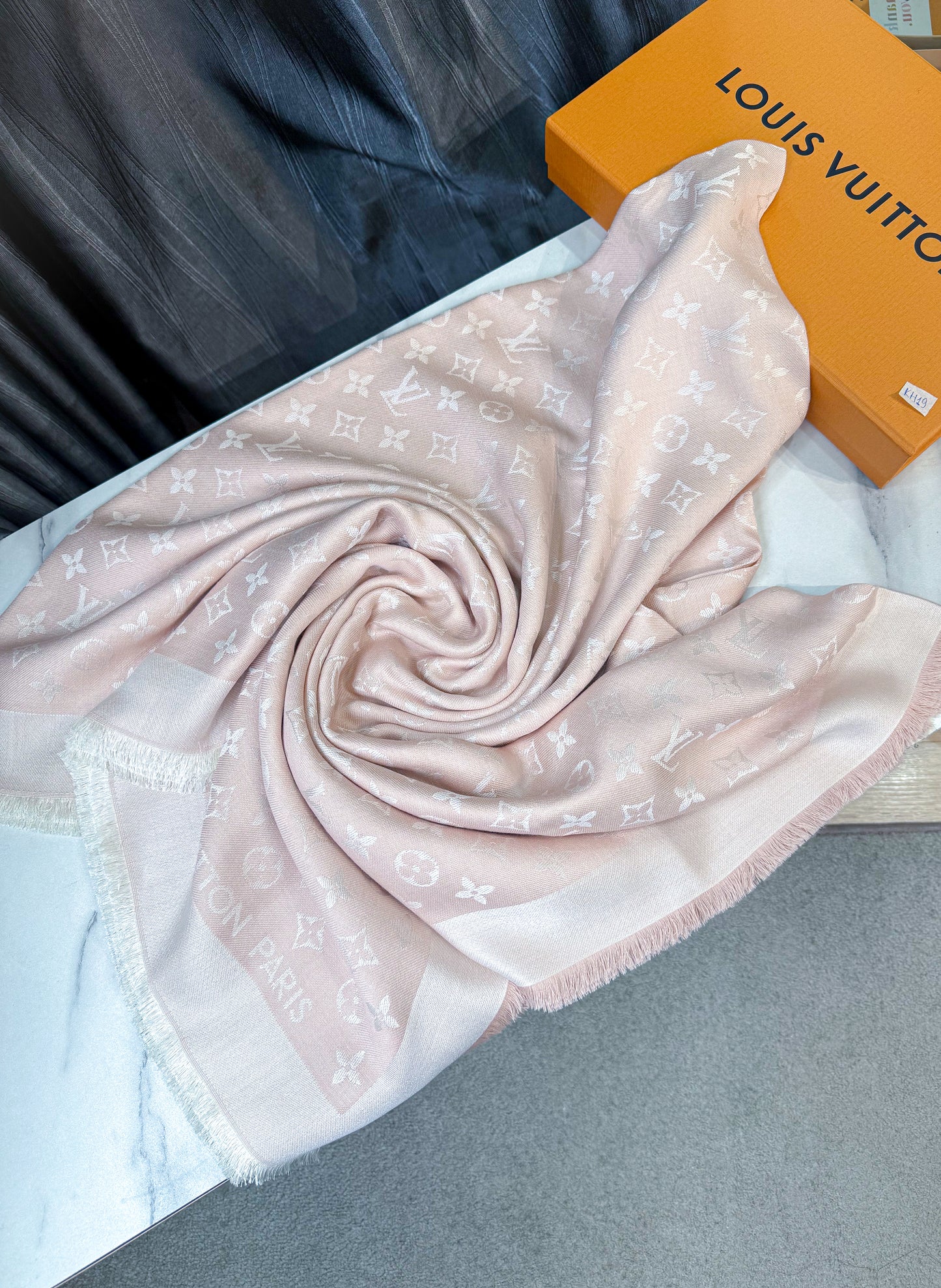 Khăn LV Denim Hồng KH19 24/10