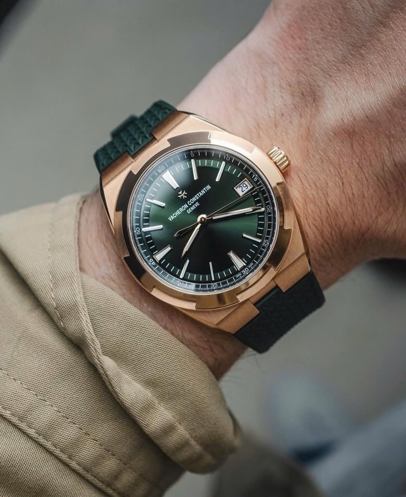 Đồng Hồ Vacheron Constantin Overseas 4520V/210R-B967 Green