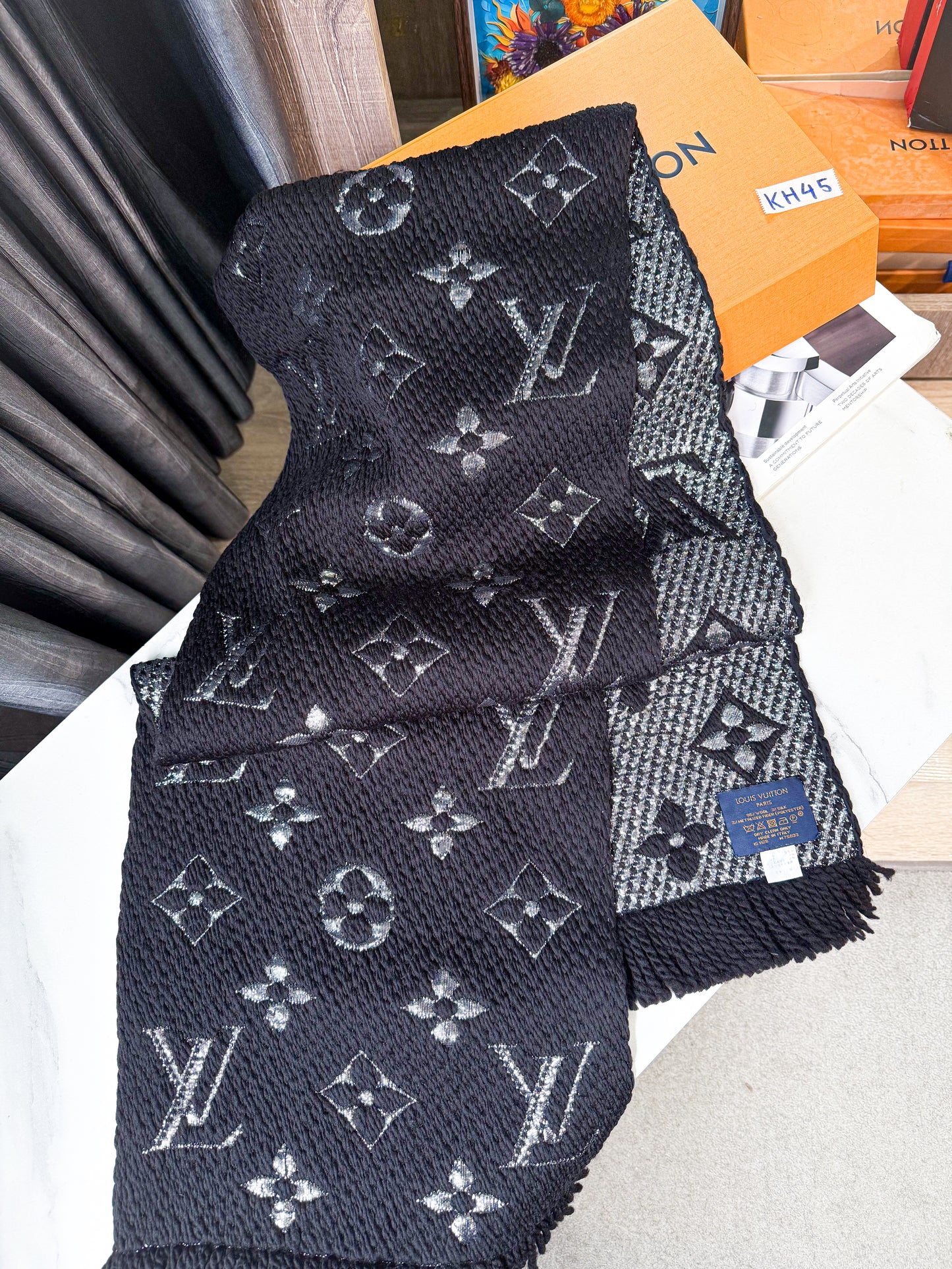 Khăn Len LV Ánh Kim Đen KH45 17/11