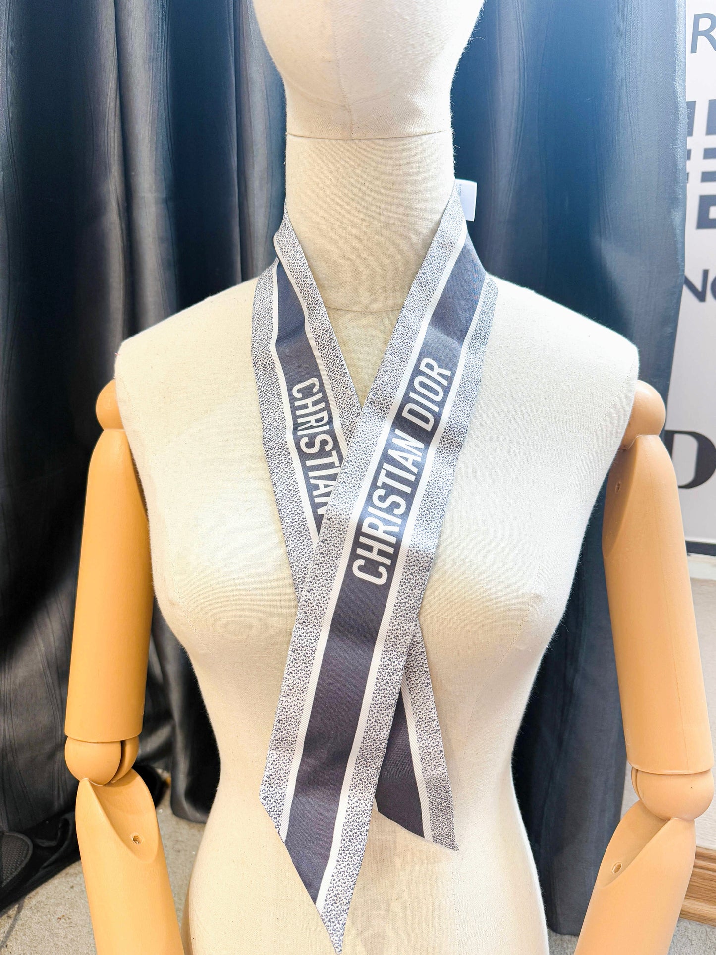 Khăn Twilly Dior New 27/6