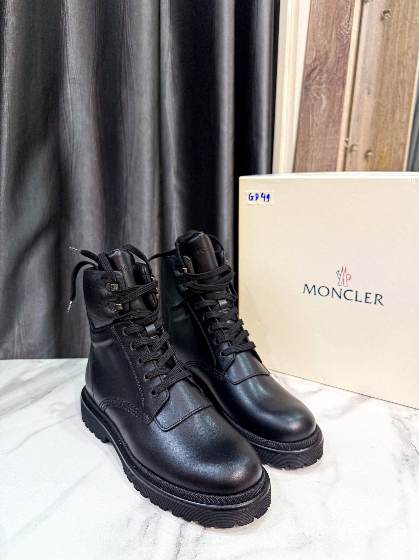 Boot Moncler Size 39 GD49