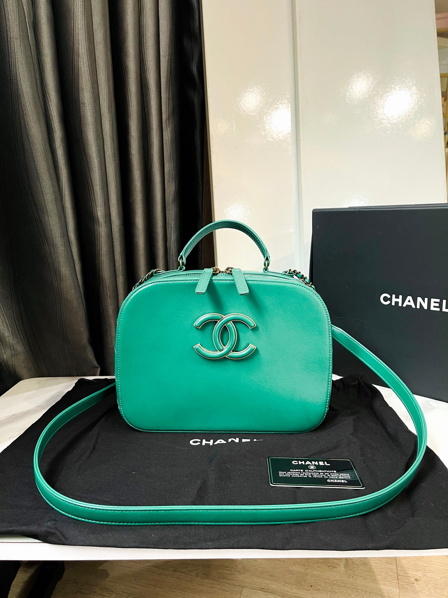 Chanel Vanity Xanh