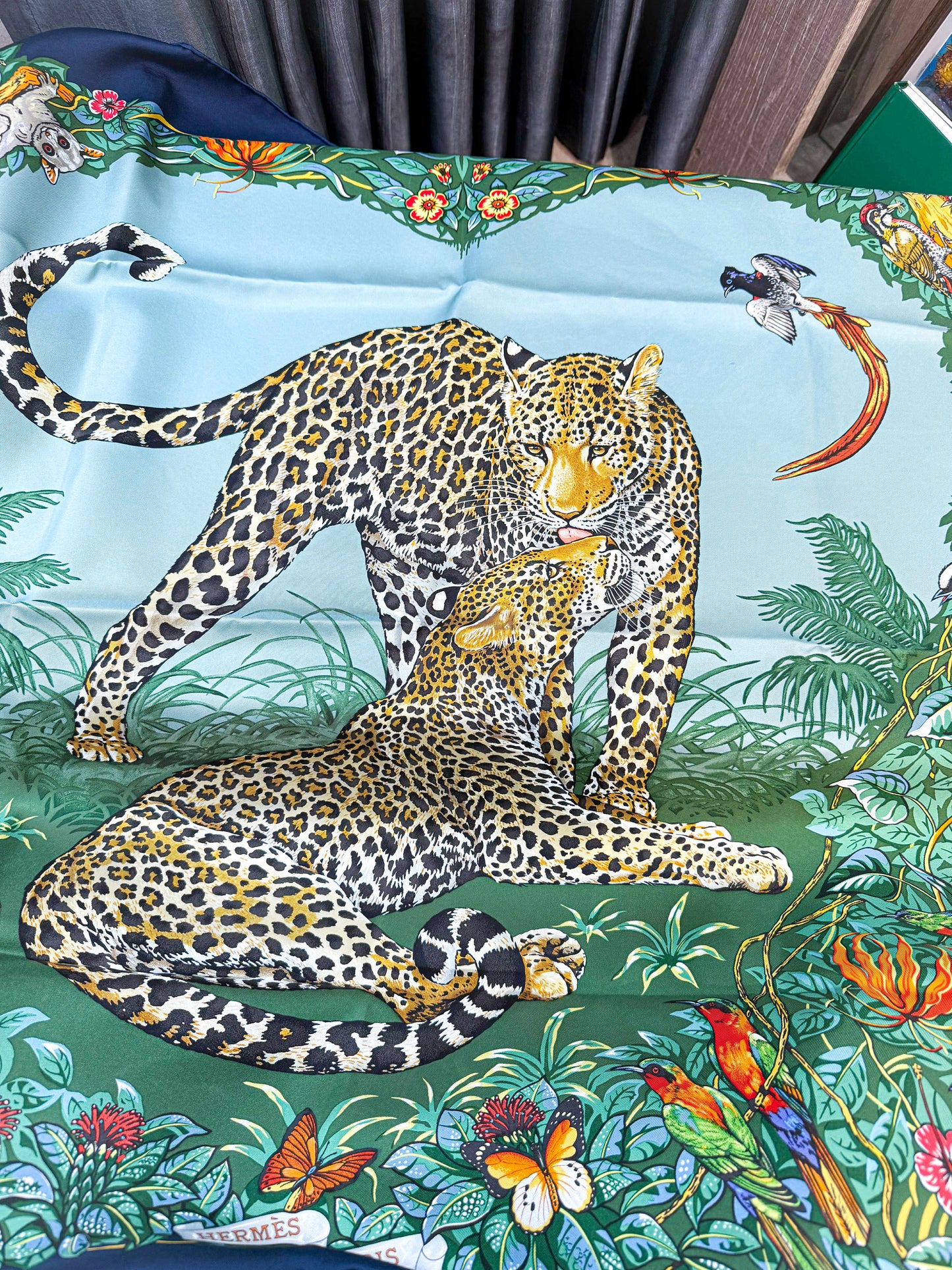 Khăn Lụa Hermes New Khổ 90x90 HN33 4/11