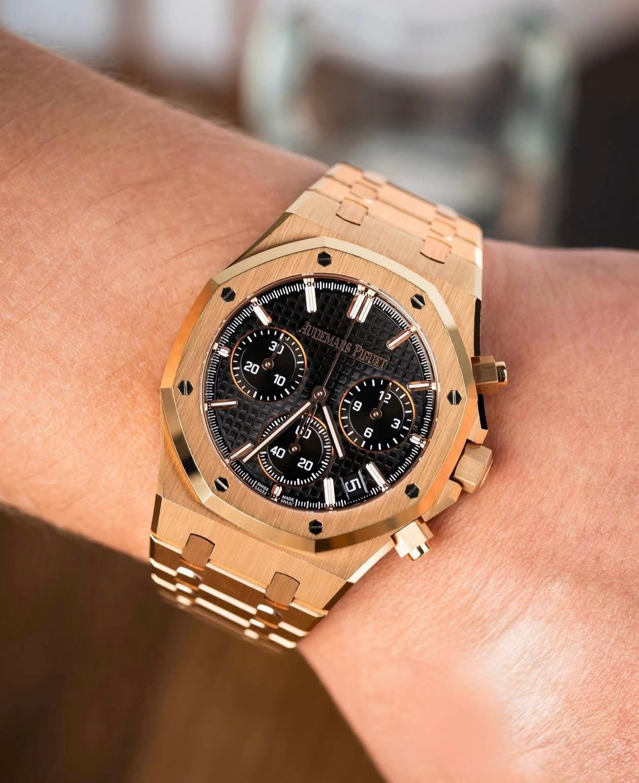 Đồng Hồ Audemars Piguet Royal Oak 26240OR Black Dial Full Gold
